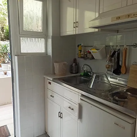 Heras Garden Apartment *