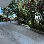 Heras Garden Apartment *
