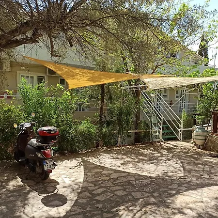 Heras Garden Appartement