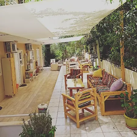 Heras Garden *