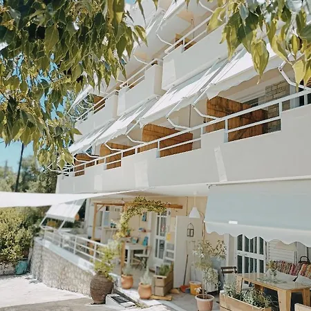 Διαμέρισμα Heras Garden Βασιλική