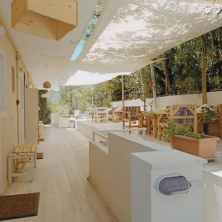 Heras Garden Appartement *