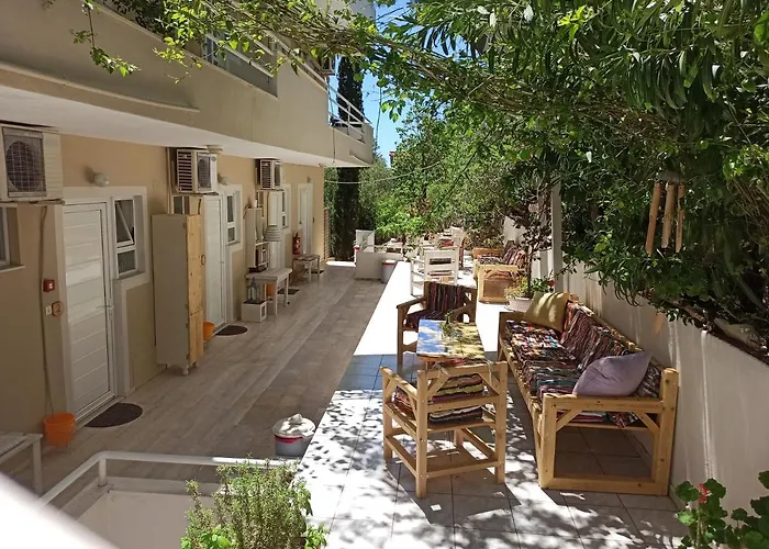 Heras Garden Apartment *