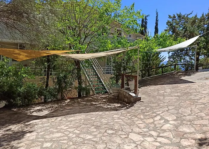 Heras Garden Vasiliki (Lefkada)