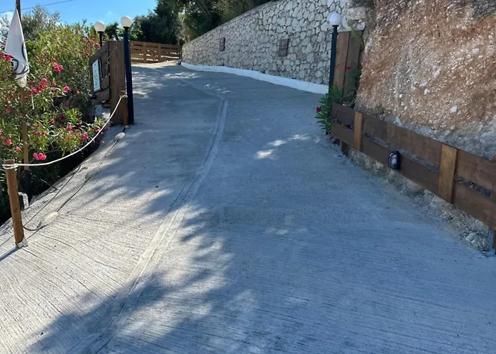 Heras Garden Apartment *