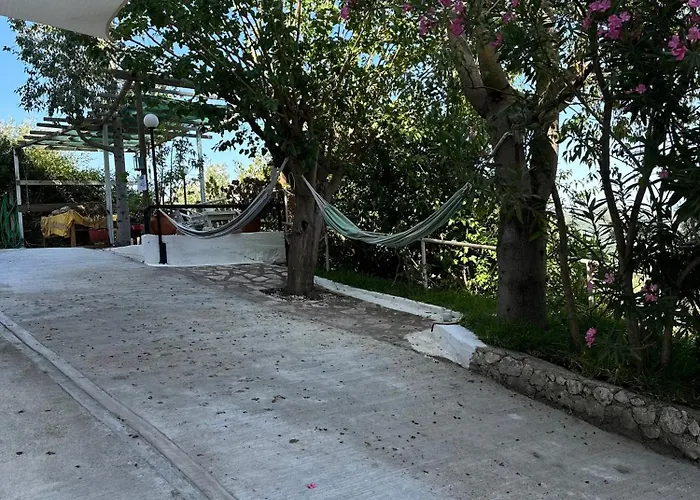 Heras Garden Apartment *