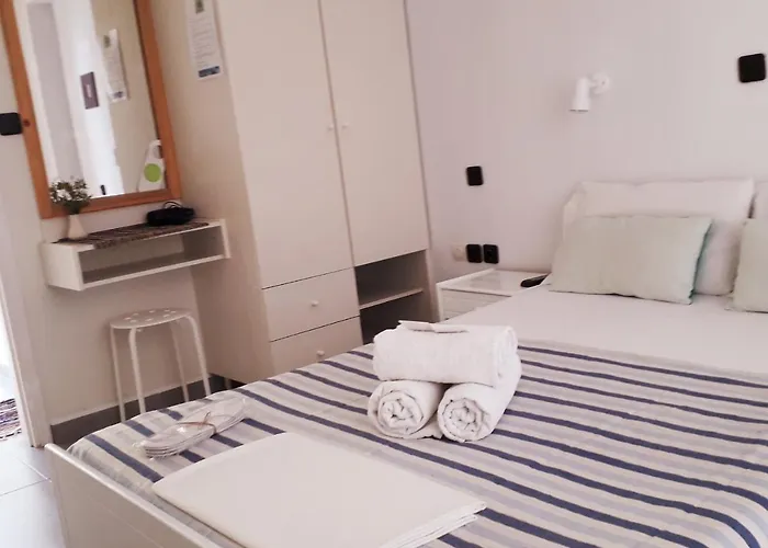 Heras Garden Apartment *